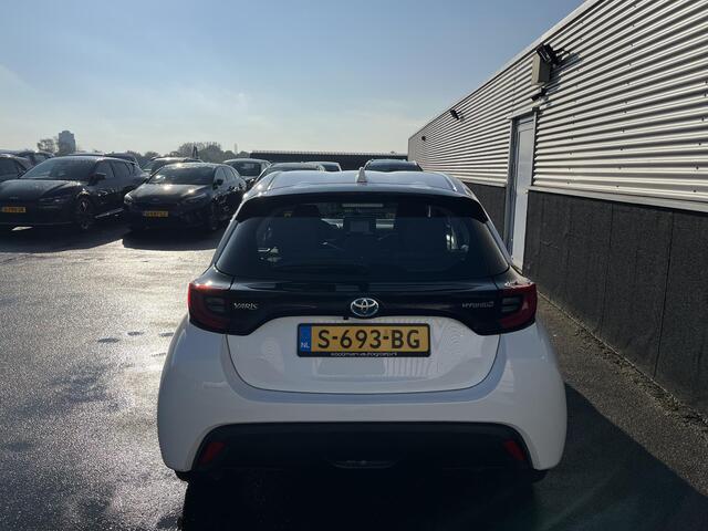 Toyota YARIS 1.5 Hybrid Dynamic Nieuw geleverd, 1e eigenaar, NL-auto, LMV, Smart Key, Achteruitrijcamera, Adaptieve cruise control, Apple Carplay en/of Android auto