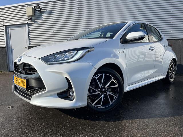 Toyota YARIS 1.5 Hybrid Dynamic Navigatie, Nieuw geleverd en dealeronderhouden, 1e eigenaar, BTW-auto, Achteruitrijcamera, adaptieve cruise control, LMV, LED, Smart Key