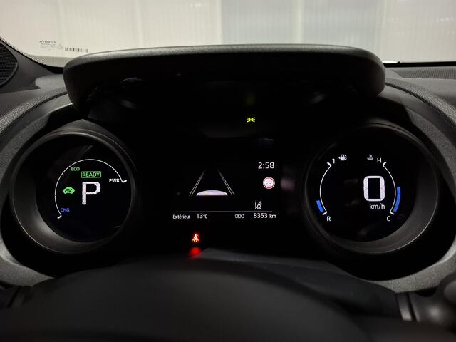 Toyota YARIS Cross 1.5 Hybrid Dynamic | Parkeersensoren voor en achter | Blindsport | Stoelverwarming | Slechts 8300km!