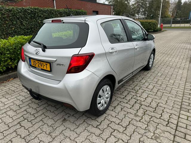 Toyota YARIS 1.0 VVT-i Now airco, trekhaak, centr vergr,
