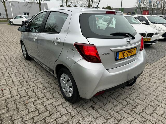 Toyota YARIS 1.0 VVT-i Now airco, trekhaak, centr vergr,