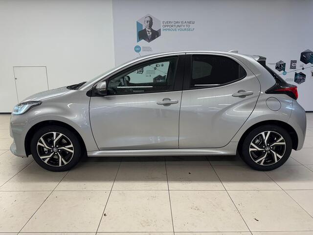 Toyota YARIS 1.5 Hybrid 115 First Edition