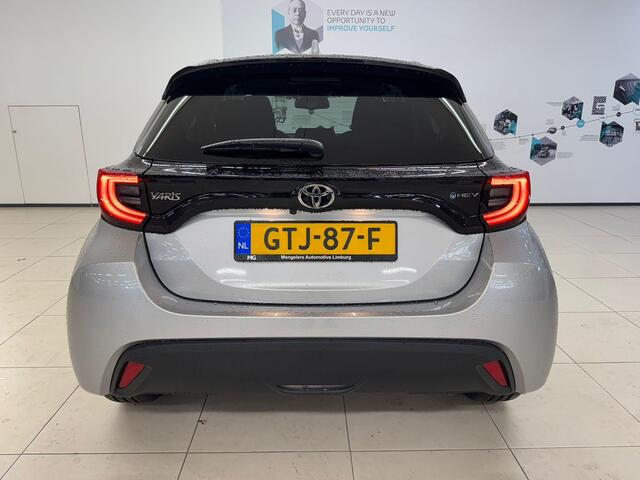 Toyota YARIS 1.5 Hybrid 115 First Edition
