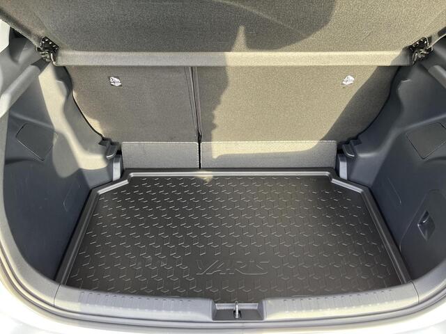 Toyota YARIS 1.5 Hybrid 115 First Edition | Upgrade Pack |