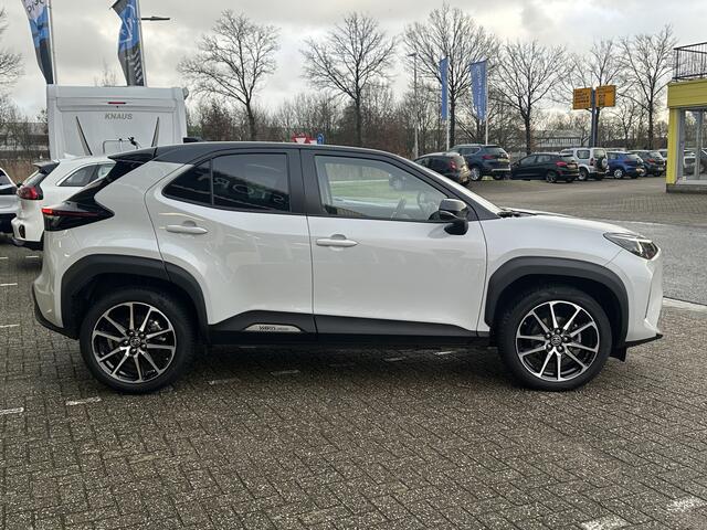Toyota YARIS Cross 1.5 Hybrid GR Sport | LED | Sportstoelen | Apple Carplay | Keyless | PDC v+ a incl. camera | Stoel- en stuurverwarming