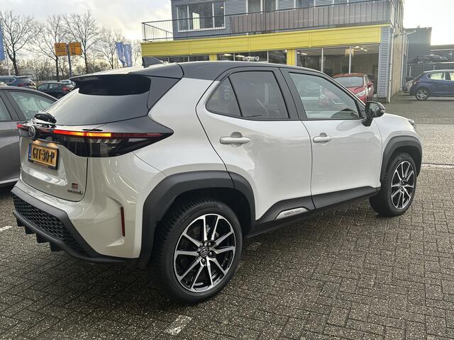 Toyota YARIS Cross 1.5 Hybrid GR Sport | LED | Sportstoelen | Apple Carplay | Keyless | PDC v+ a incl. camera | Stoel- en stuurverwarming