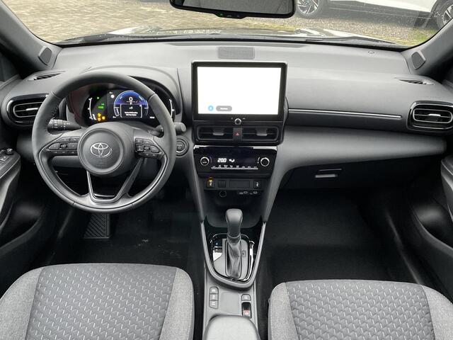 Toyota YARIS Cross 1.5 Hybrid 115 First Edition **NAVIGATIE/ STUUR- EN STOELVERWARMING/ DODEHOEKDETECTIE/ 36 MAANDEN GARANTIE**