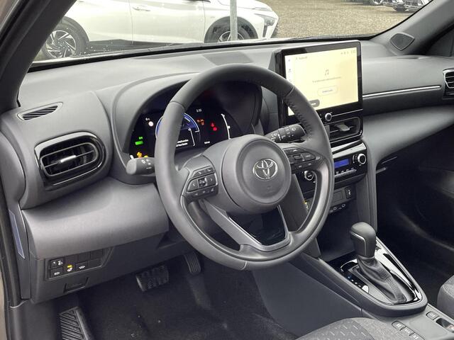 Toyota YARIS Cross 1.5 Hybrid 115 First Edition **NAVIGATIE/ STUUR- EN STOELVERWARMING/ DODEHOEKDETECTIE/ 36 MAANDEN GARANTIE**
