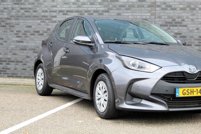 Toyota YARIS 1.5 Hybrid Active I APPLE / ANDROID I ADP. CRUISE I CAMERA I PDC I