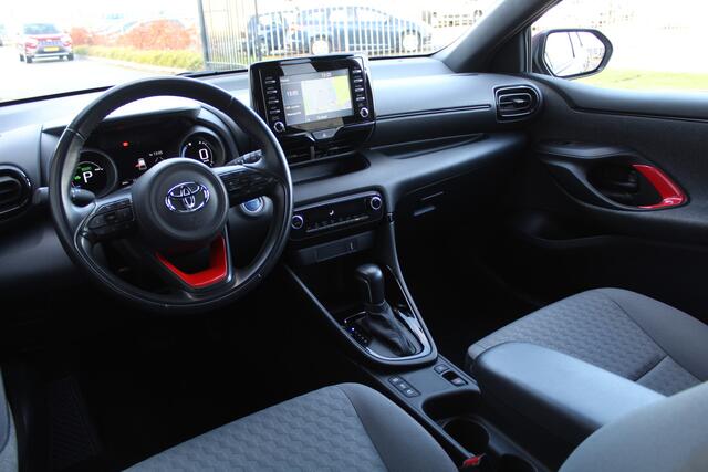 Toyota YARIS 1.5 Hybrid Tokyo Spirit Bi-Tone | Rijklaar | Navi | LED | Adaptive Cruise | Clima | Keyless | Camera | NL-auto