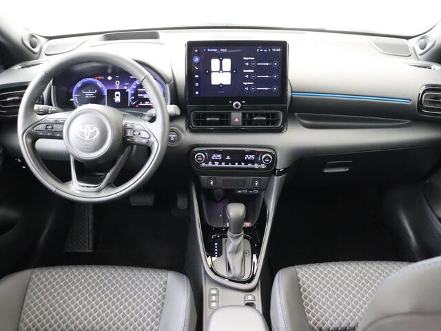 Toyota YARIS 1.5 Hybrid 130 Launch Edition *demo | Stoel en stuurwiel verwarmd | LM velgen | Navigatie | Dodehoek Ass. | Parkeersensoren |