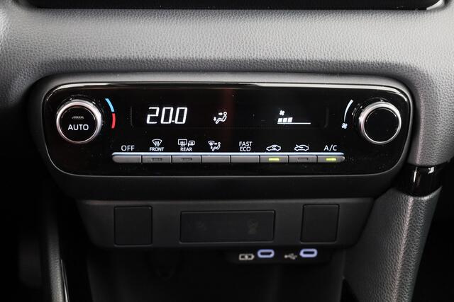 Toyota YARIS 1.5 Hybrid 115 Business Plus *DEMO* | ParkeerCamera | Climate Control | Apple Carplay/Android Auto |