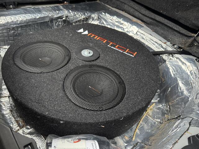 Toyota YARIS 1.5 Hybrid Bi-Tone Plus Panodak match Sount system