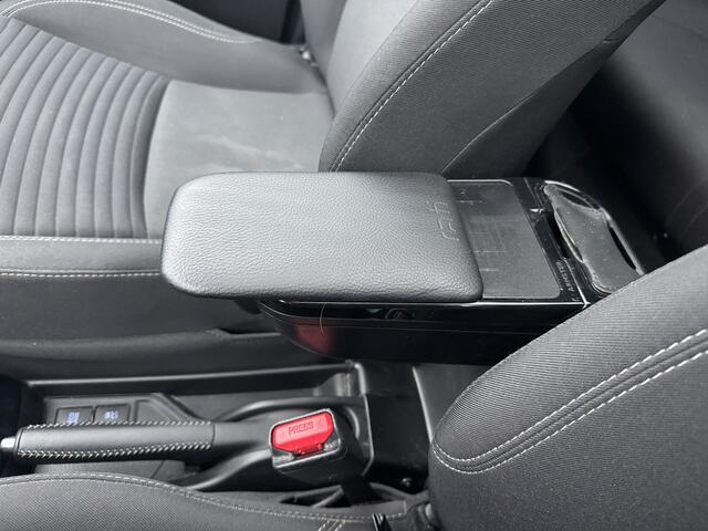 Toyota YARIS 1.5 Hybrid Bi-Tone Plus Panodak match Sount system