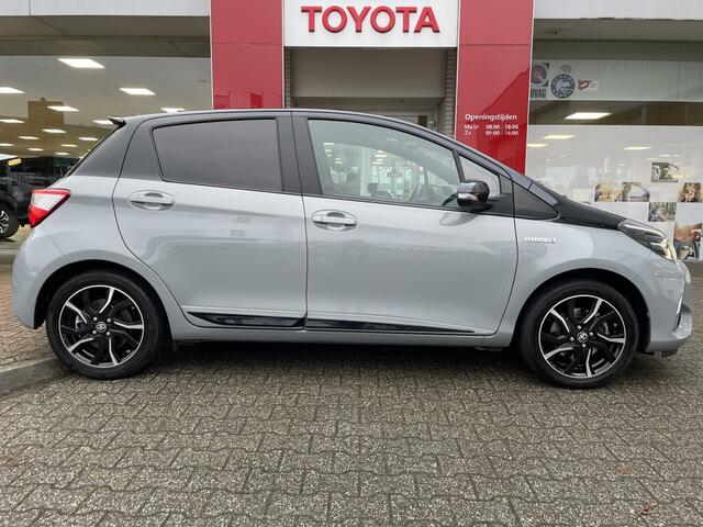 Toyota YARIS 1.5 Hybrid Bi-Tone Plus | Panoramadak | Navi | Achteruitrijcamer