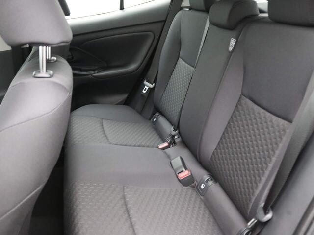 Toyota YARIS Cross 1.5 Hybrid Active 115PK Aut. Navi via Apple Carplay/Android Auto, Achteruitrijcamera, Adaptieve Cruise Controle, Stoel- & Stuurverwarming, Voorruitverwarming, 16" LM Velgen