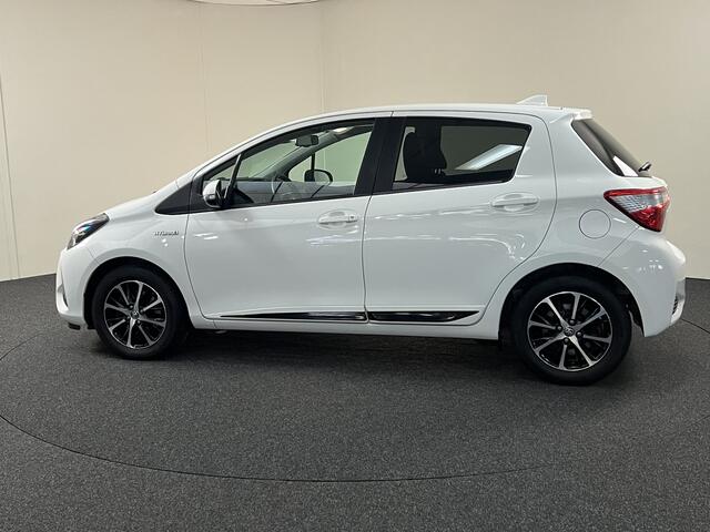 Toyota YARIS 1.5 HEV Hybrid CVT Limited Edition Navi / Camera / Stoelverw. / Apple-Android / LM Velgen
