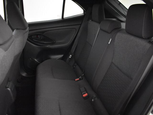 Toyota YARIS 1.5 VVT-I First Edition | Navigatie | Camera