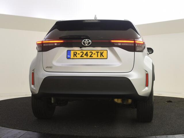 Toyota YARIS 1.5 VVT-I First Edition | Navigatie | Camera