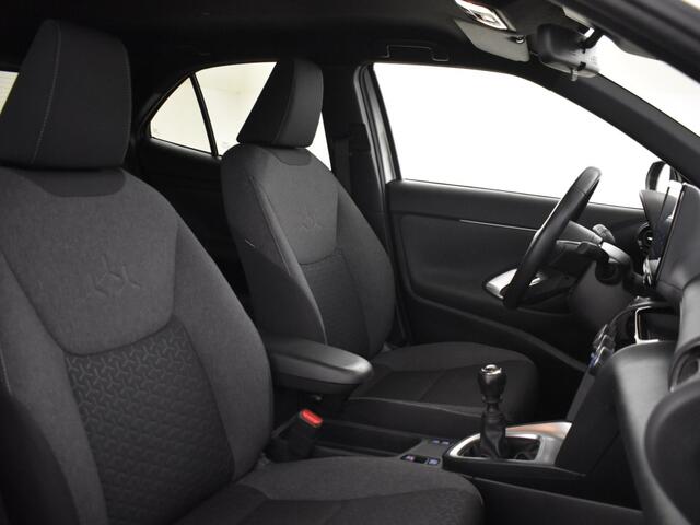 Toyota YARIS 1.5 VVT-I First Edition | Navigatie | Camera