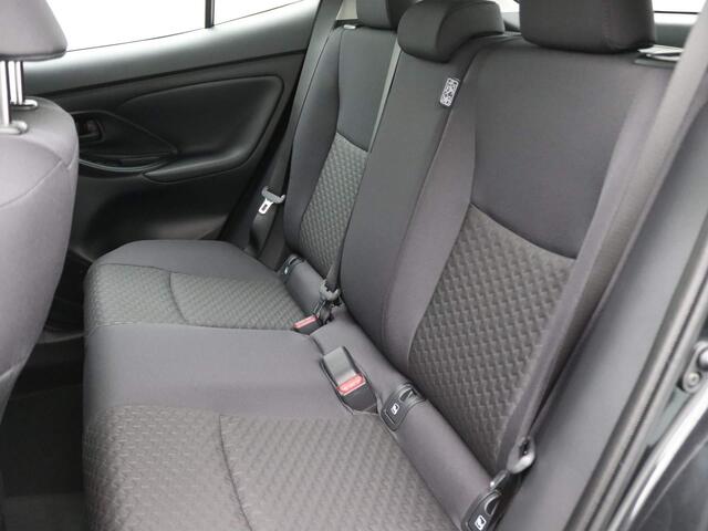 Toyota YARIS Cross 1.5 Hybrid Active 115PK Aut. Navi via Apple Carplay/Android Auto, Achteruitrijcamera, Adaptieve Cruise Controle, Stoel- & Stuurverwarming, Voorruitverwarming, 16" LM Velgen