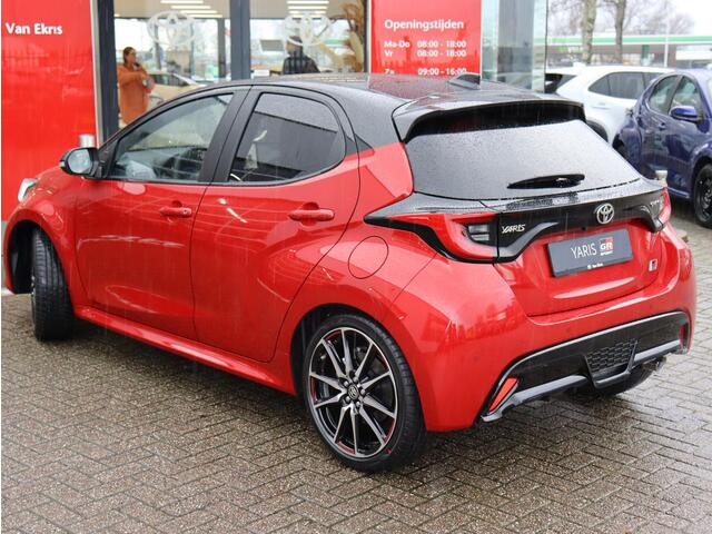 Toyota YARIS 1.5 Hybrid 130 GR Sport, GR Plus Pack , Nieuw, Uit voorraad leverbaar