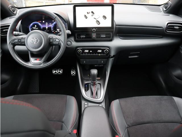Toyota YARIS 1.5 Hybrid 130 GR Sport, GR Plus Pack , Nieuw, Uit voorraad leverbaar