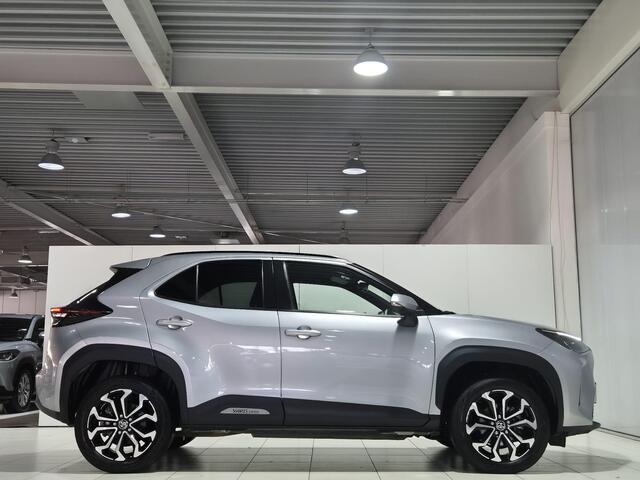 Toyota YARIS Cross 1.5 Hybrid | AWD | Stoelverwarming | 17'' LM Velgen |