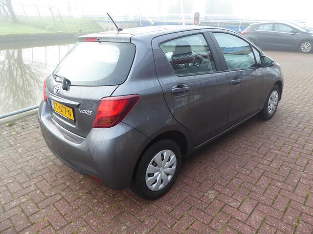 Toyota YARIS 1.0 VVT-i Aspiration, dec-2016 AIRCO, CAMERA, 5DRS, EL PAKKET, NW STAAT!!