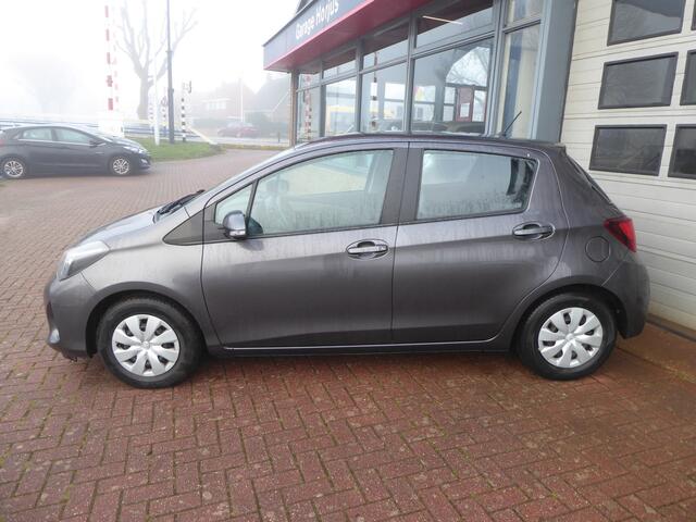 Toyota YARIS 1.0 VVT-i Aspiration, dec-2016 AIRCO, CAMERA, 5DRS, EL PAKKET, NW STAAT!!