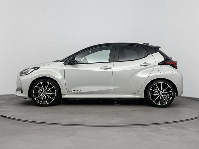 Toyota YARIS 1.5 Hybrid 130 Launch Edition DEMO | Panoramadak | Parkeersensoren | Navigatie | Climate Control | LM velgen | Cruise Control Adaptief | Stoel en stuurwiel verwarmd |