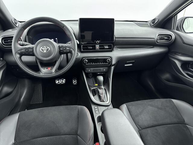 Toyota YARIS 1.5 Hybrid 130 Launch Edition DEMO | Panoramadak | Parkeersensoren | Navigatie | Climate Control | LM velgen | Cruise Control Adaptief | Stoel en stuurwiel verwarmd |