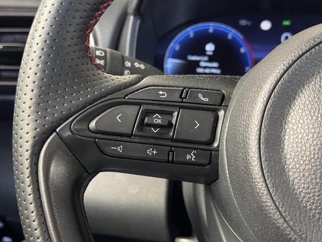 Toyota YARIS 1.5 Hybrid 130 GR Sport | Plus Pack | Afneembare Trekhaak | Panoramadak | Stuur & Stoel verwarming | JBL |
