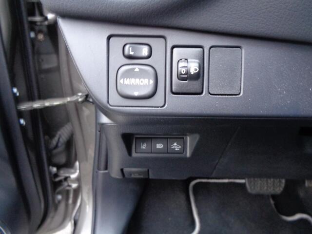 Toyota YARIS 1.5 Hybrid Y20 Stoelverwarming Achteruitrijcamera