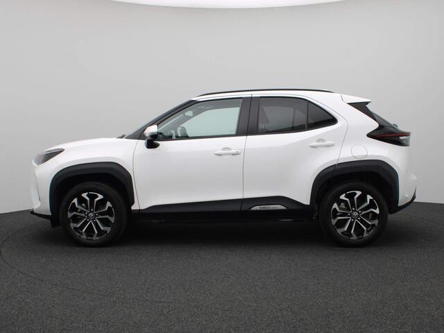 Toyota YARIS Cross 1.5 Hybrid Dynamic 115PK Aut. Achteruitrijcamera, Adaptieve Cruise Controle, Head-Up Display, Keyless, Clima, Stoelverwarming, Trekhaak, 17" LM Velgen