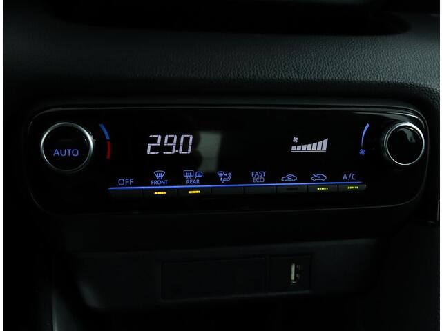 Toyota YARIS 1.5 Hybrid Dynamic | Adaptive Cruise Control | Lichtmetalen velgen | Achteruitrijcamera | Keyless Entry | 10 jaar garantie! |