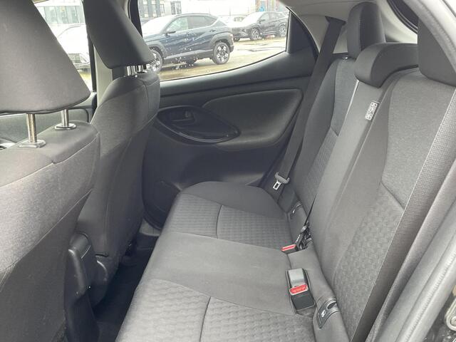 Toyota YARIS 1.5 Hybrid Dynamic **APPLE CARPLAY/ PARKEERCAMERA/ 36 MAANDEN GARANTIE**