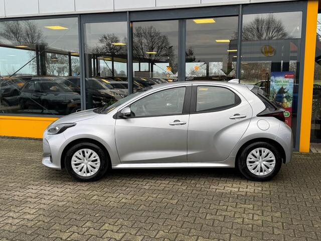 Toyota YARIS 1.5 Hybrid Active Navi/Apple/Android - camera