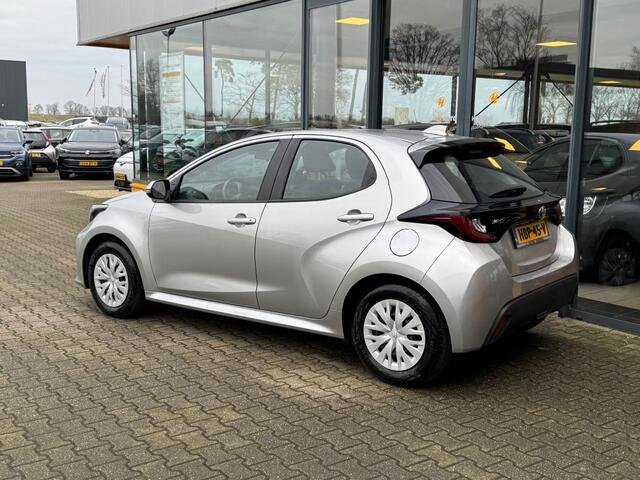 Toyota YARIS 1.5 Hybrid Active Navi/Apple/Android - camera