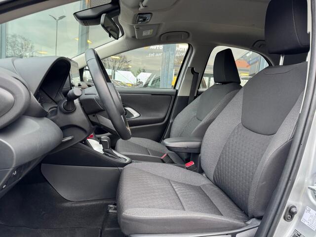 Toyota YARIS 1.5 Hybrid Active Navi/Apple/Android - camera
