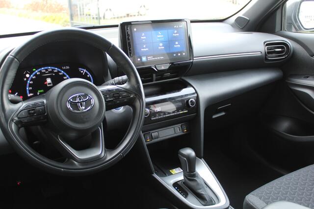 Toyota YARIS Cross 1.5 Hybrid First Edition Plus | Rijklaar | Stoel-/stuurverw. | Navi | Apple/Android | LED | Keyless | Parkeersens. v+a | Dealer onderhouden