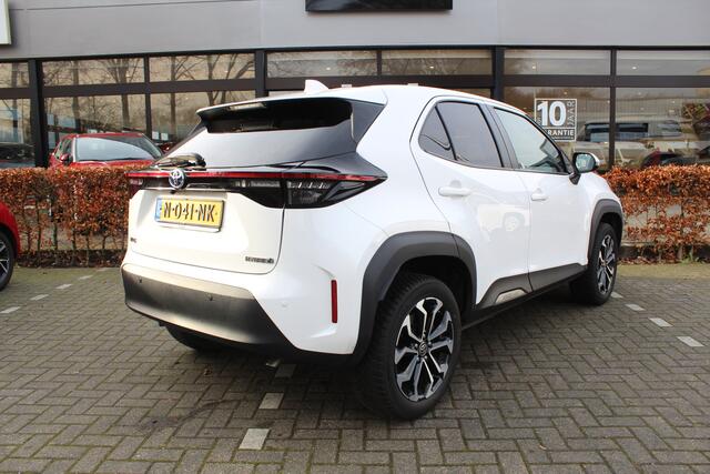 Toyota YARIS Cross 1.5 Hybrid First Edition Plus | Rijklaar | Stoel-/stuurverw. | Navi | Apple/Android | LED | Keyless | Parkeersens. v+a | Dealer onderhouden