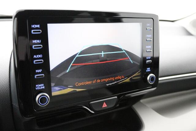 Toyota YARIS 1.5 Hybrid Executive | Two-tone | Stoelverwarming | 17 Inch lichtmetaal | Privacy glass |