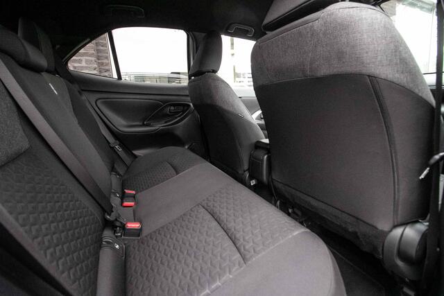 Toyota YARIS Cross 1.5 Hybrid Dynamic - All-in rijklrprs | 4S banden | afn. trekhaak