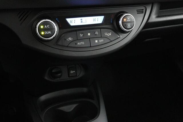 Toyota YARIS 1.5 Hybrid Active | Cruise control | Climate control | Parkeercamera |