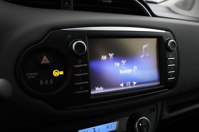 Toyota YARIS 1.5 Hybrid Active | Cruise control | Climate control | Parkeercamera |