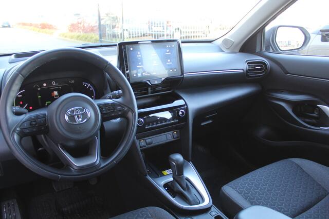 Toyota YARIS Cross 1.5 Hybrid Dynamic Special | Rijklaar | Parelmoer | Head Up | El. achterklep | Stoel-/stuurverw. | LED | Apple/Android | Navi | Keyless