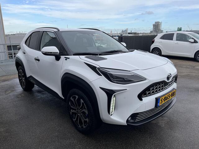 Toyota YARIS Cross 1.5 Hybrid GR Limited CVT Automaat Incl: AppleCarplay / Android Auto, Adaptieve Cruise control, Climate control, LM velgen, Parkeersensoren v+a + Parkeerhulpcamera.