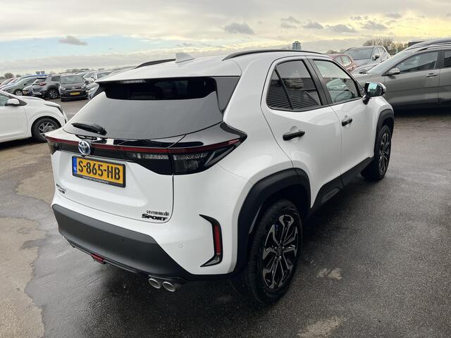 Toyota YARIS Cross 1.5 Hybrid GR Limited CVT Automaat Incl: AppleCarplay / Android Auto, Adaptieve Cruise control, Climate control, LM velgen, Parkeersensoren v+a + Parkeerhulpcamera.