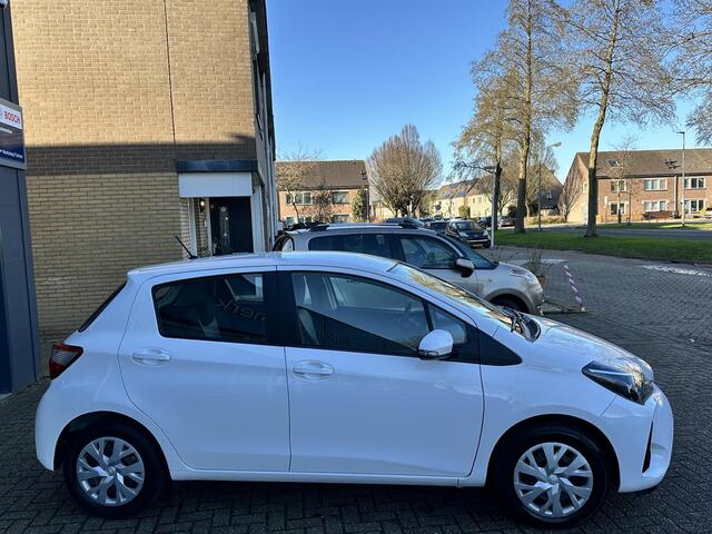 Toyota YARIS 1.0 VVT-i Comfort / Airco/ Bluetooth/ Elektrische ramen